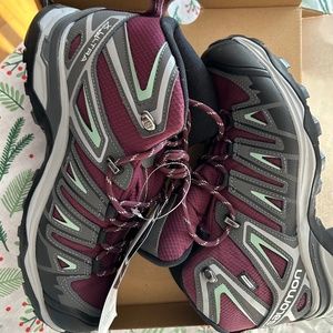 Salomon size 7